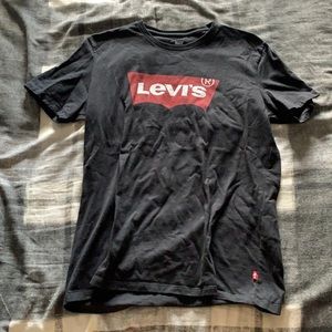 Levi’s logo black tee (worn once)
